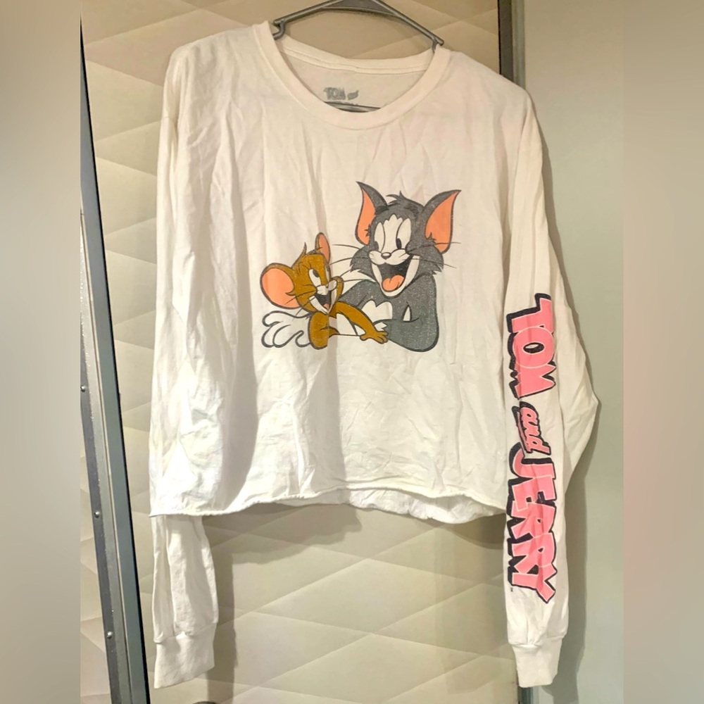 Tom & Jerry Cropped Graphic Print T-shirt Women Size L White Crewneck Long Slvs